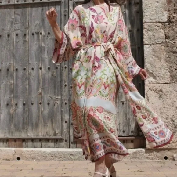 Zara Limited Edition Floral Kimono Robe Women’s Size Medium