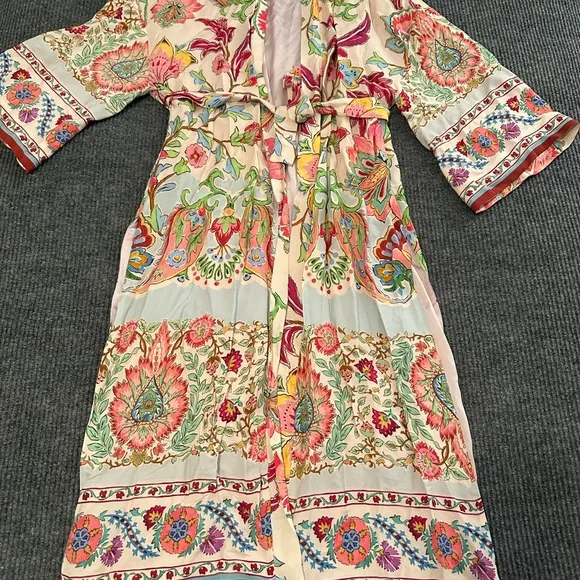 Zara Limited Edition Floral Kimono Robe Women’s Size Medium